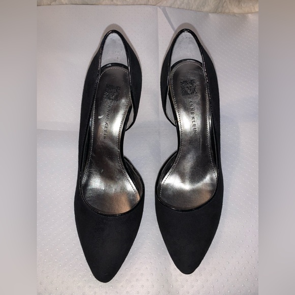 AK Anne Klein Size 6 M Black Genuine Suede Leather Pump - Picture 2 of 16